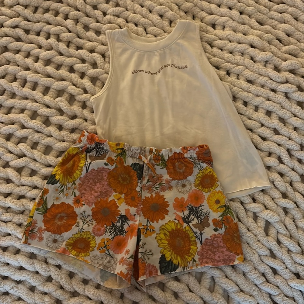 Youth Pajama Set With Floral Patterned Shorts And Tank Top